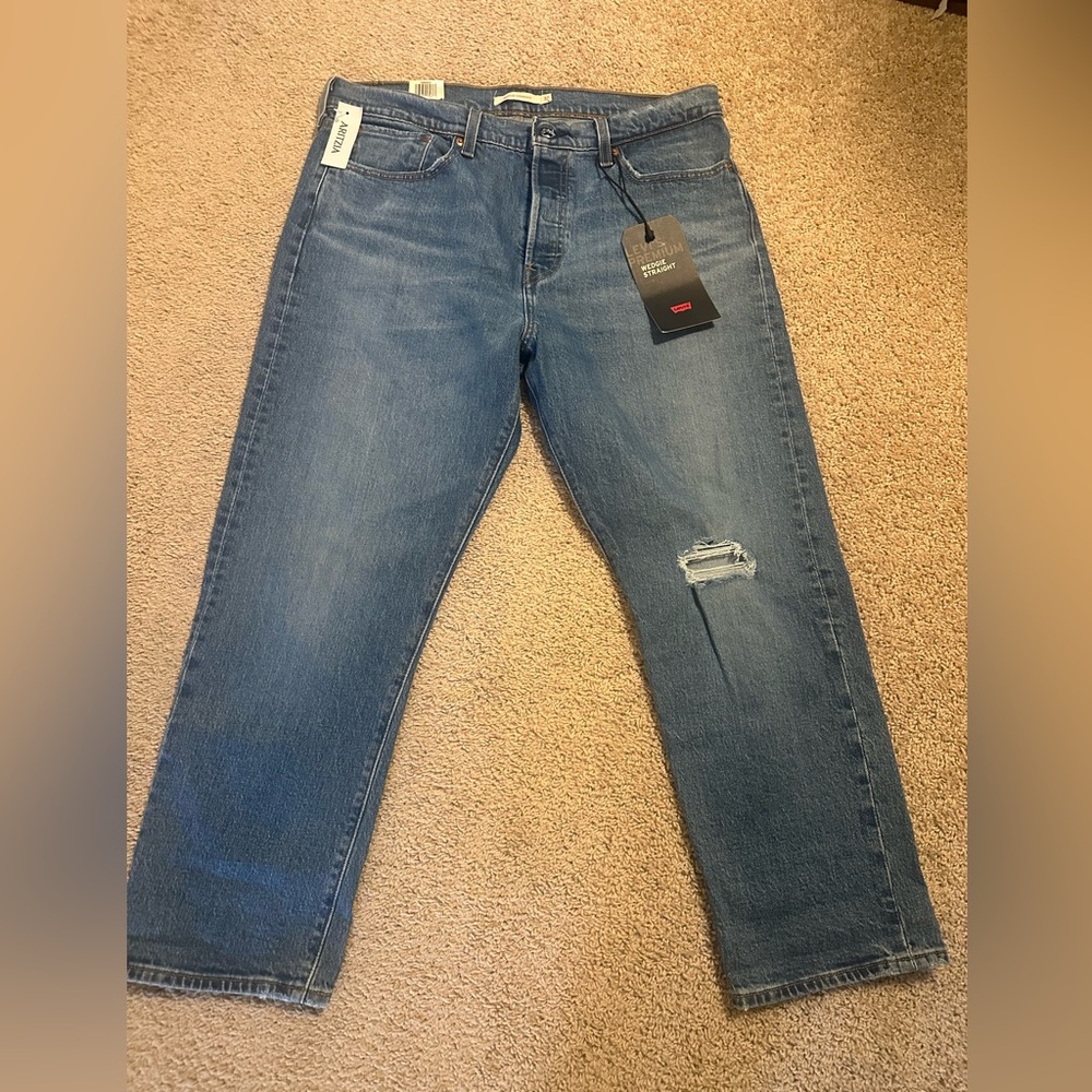 Levi's Premium Wedgie Straight- size 32